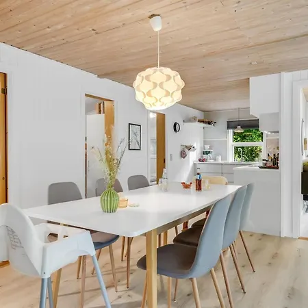Fergie - 400m From The Sea By Interhome *